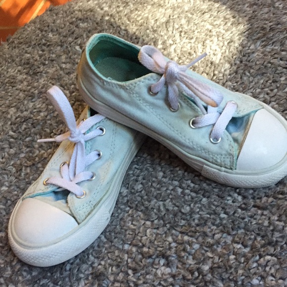 Blue converse - Picture 1 of 3